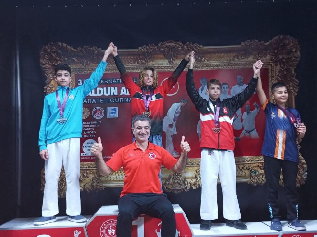 Kemer Belediyesi Karate Takımından 9 madalya 
