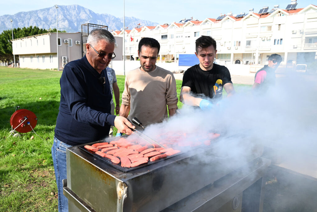 Başkan Topaloğlu’na iki anlamlı sürpriz 