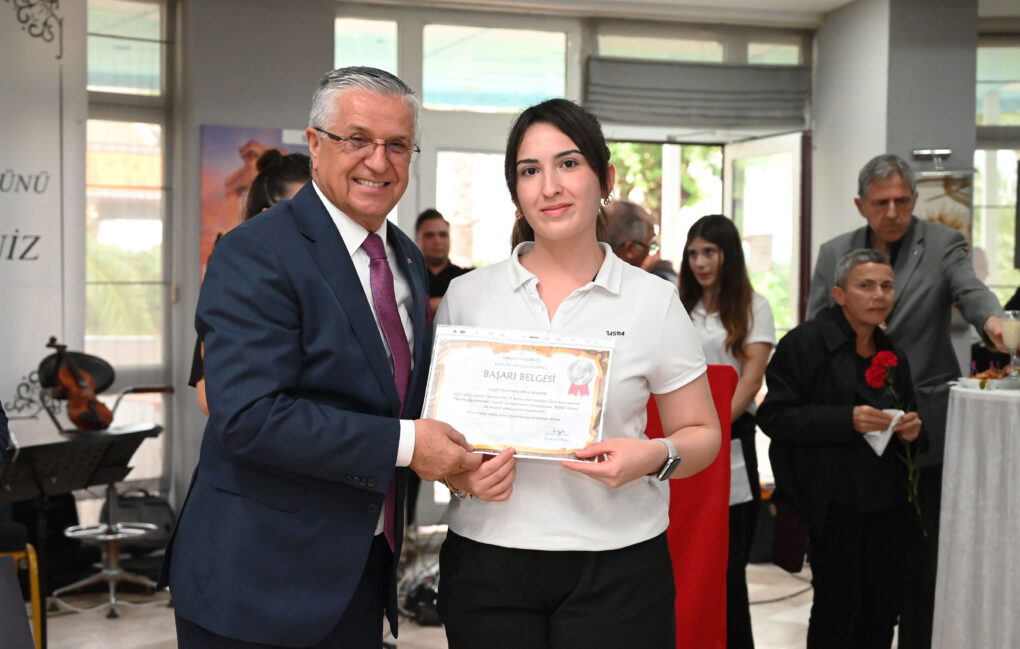 Kemer’de Öğretmenler Günü programı düzenlendi