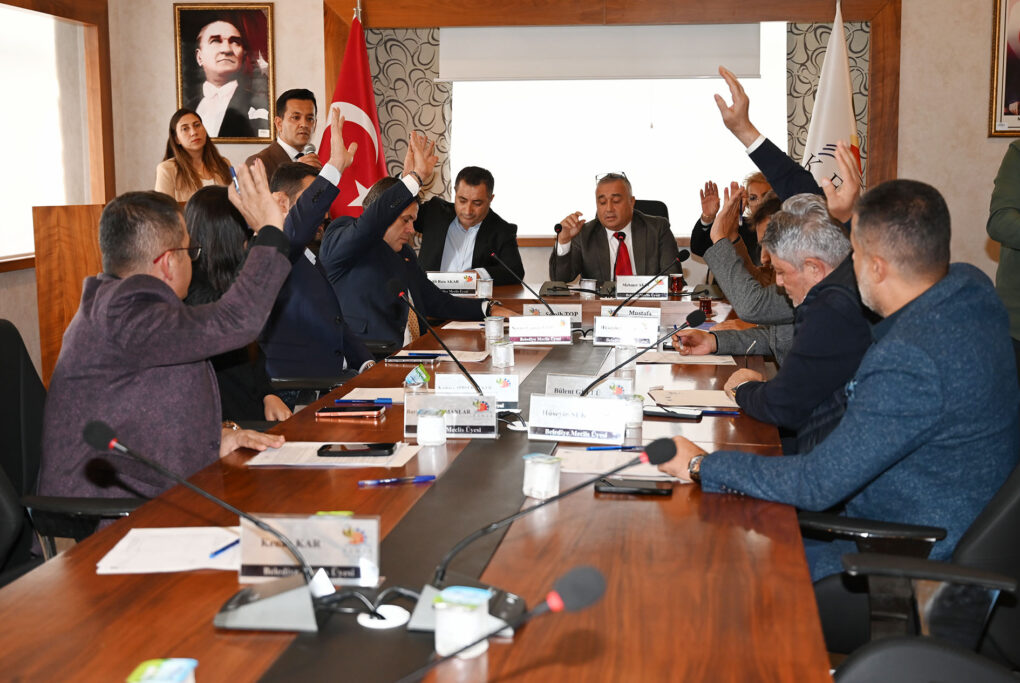 Kemer Belediyesi’nde yılın son meclisi yapıldı