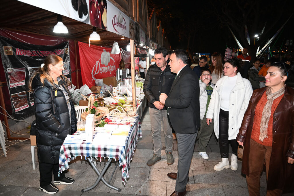 Kemer’de yılbaşı coşkusu musiki dinletisiyle başladı