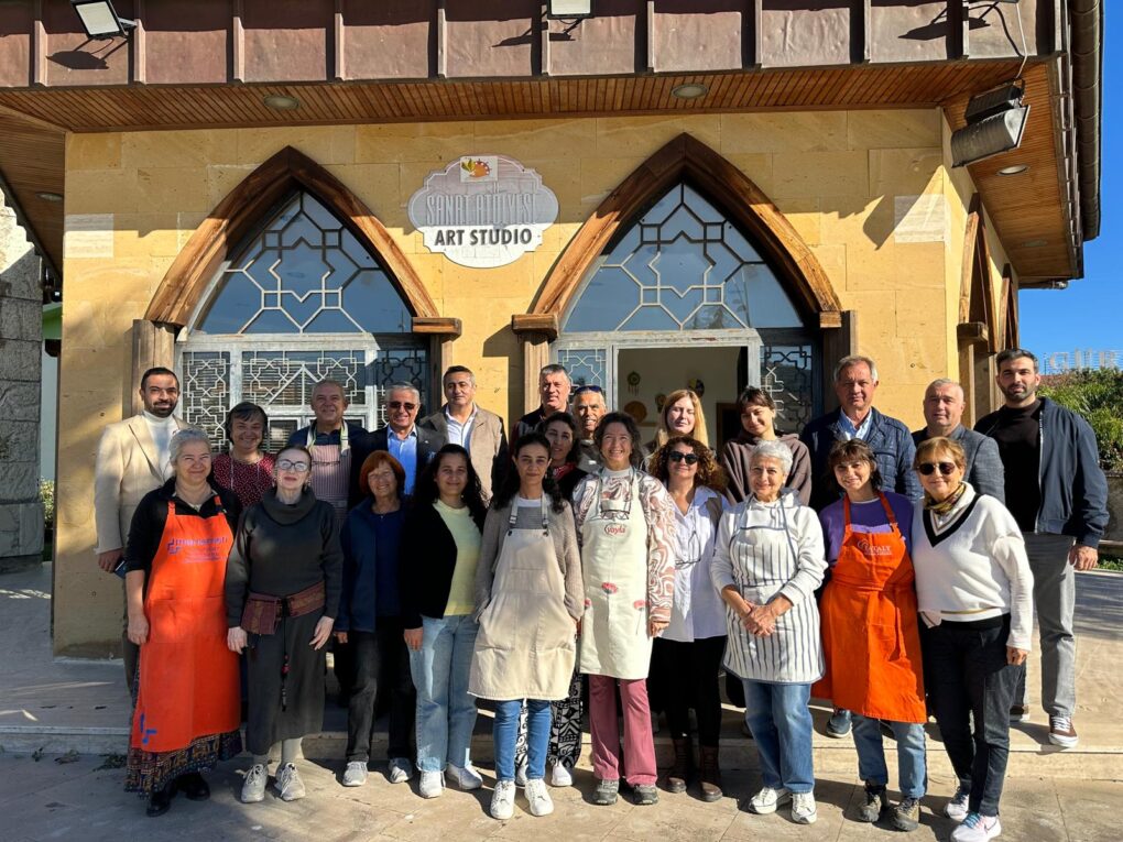Başkan Topaloğlu’ndan seramik sanatçılarına ziyaret