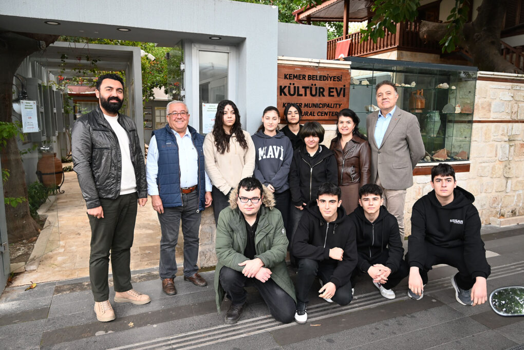 Kültür Evi’ne ziyaretçi akını sürüyor