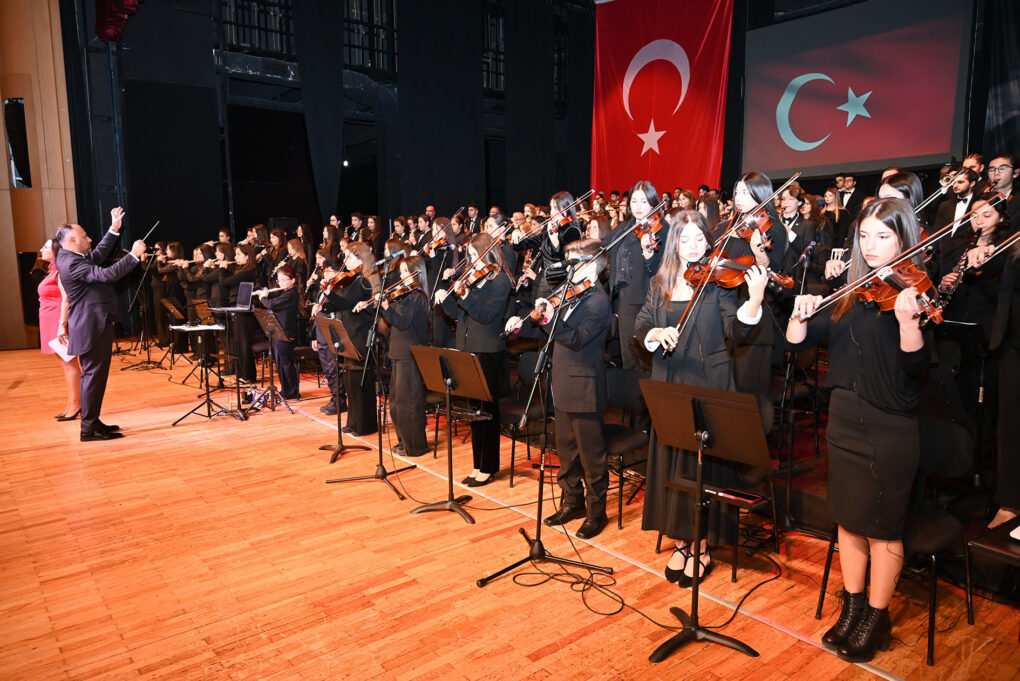 Dev orkestradan onkoloji hastası çocuklar için konser