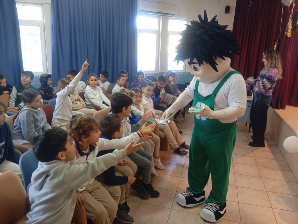 Kemer Belediyesi’nden öğrencilere sıfır atık eğitimi 