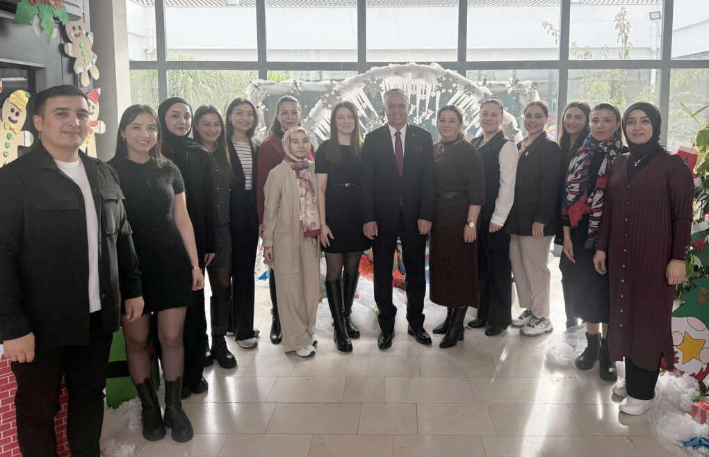 Başkan Topaloğlu’ndan kreşe yeni yıl ziyareti