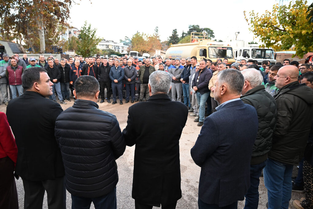 Başkan Topaloğlu personelin yeni yılını kutladı