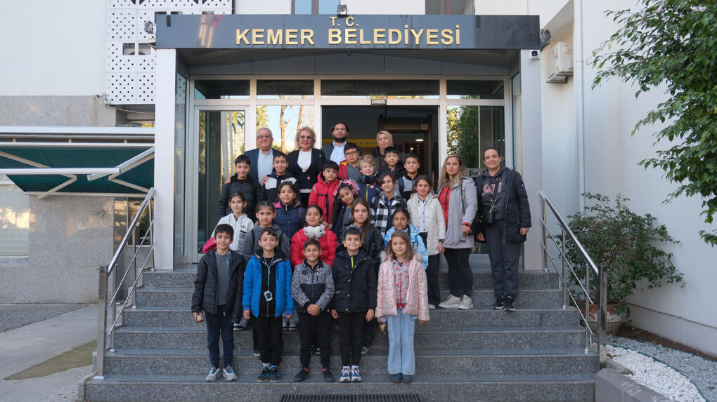 Öğrencilerden Özdemir ve Kültür Evi’ne ziyaret