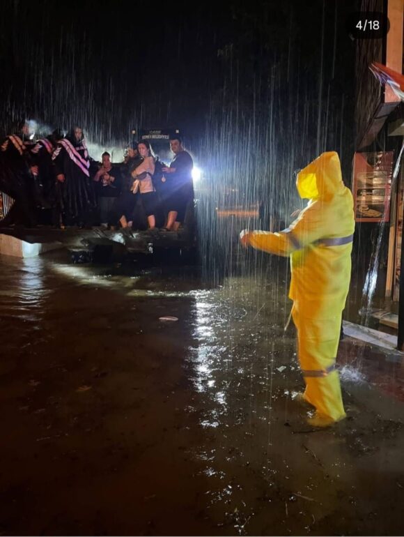 Kemer’de Sağanak Yağışa Jandarmadan Hızlı ve Etkin Müdahale