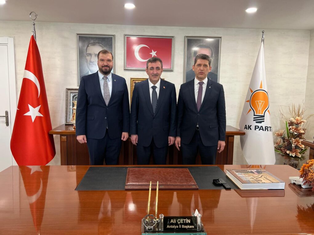 Gazioğlu, Cumhurbaşkanı Yardımcısı Cevdet Yılmaz ile Bir Araya Geldi