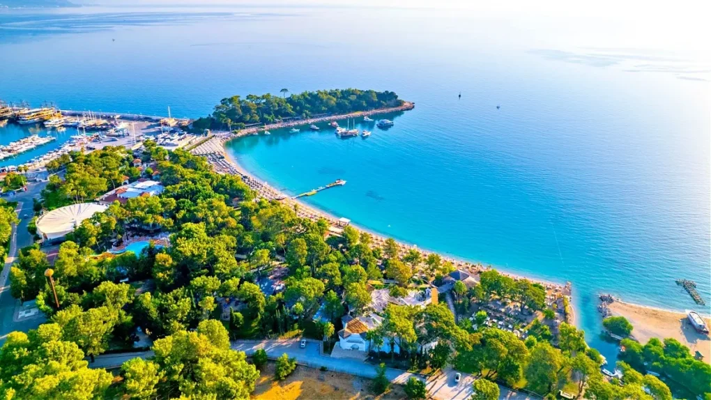 Forbes’in “2026’nın En İyi Destinasyonları” Listesinde Türkiye’den Antalya, Kemer Damga Vurdu