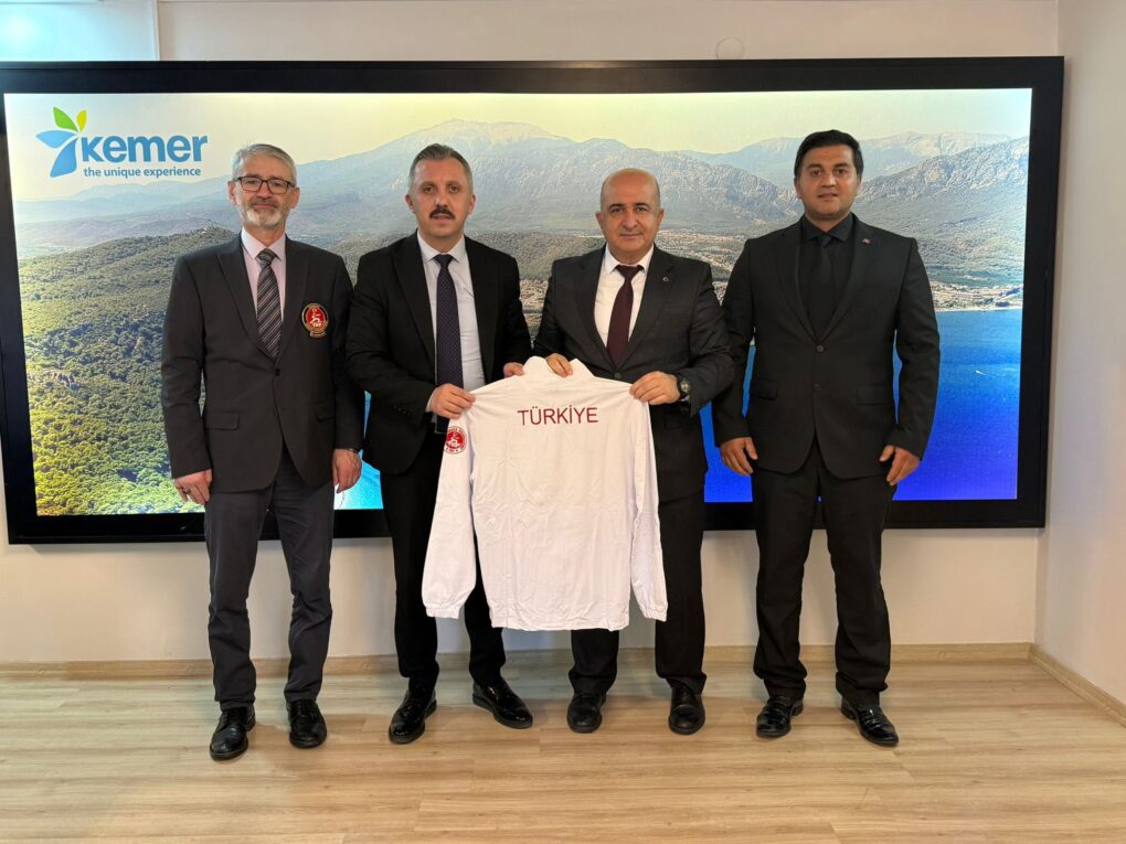 TÜRKİYE KARETE FEDERASYONUN DAN KAYMAKAM SOLMAZ’A ZİYARET