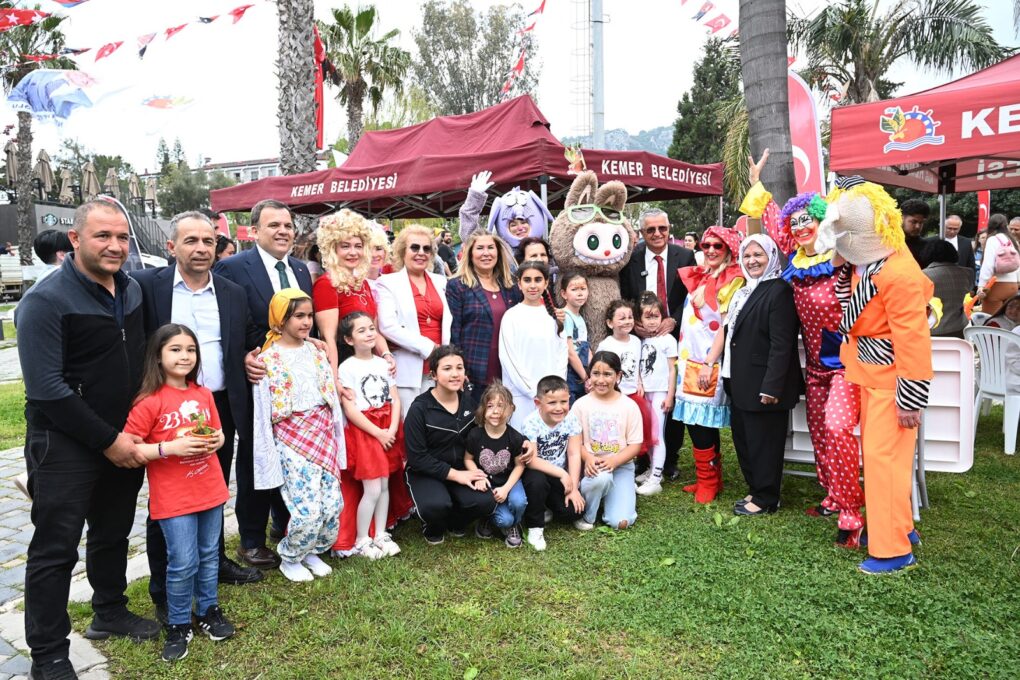 Kemer Belediyesi’nden çocuklara 23 Nisan Festivali