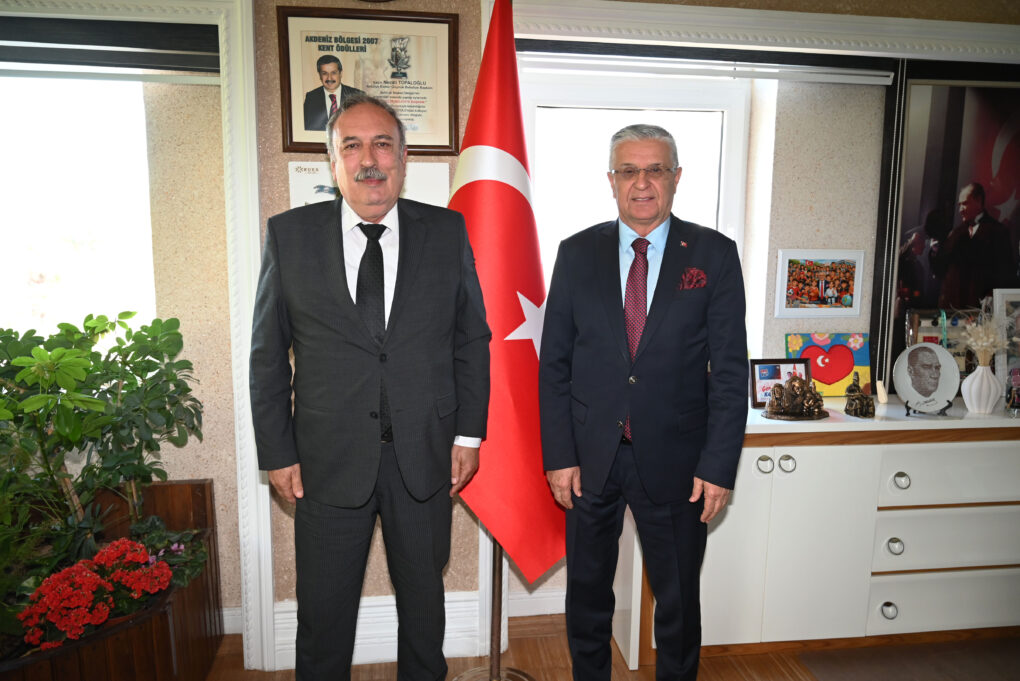 Finike Belediyesi’nden Başkan Topaloğlu’na ziyaret