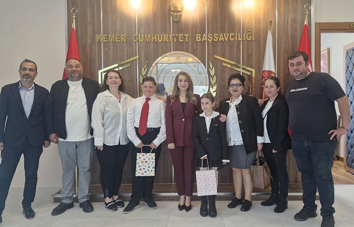 Kemer’de miniklerden büyük mesajlar