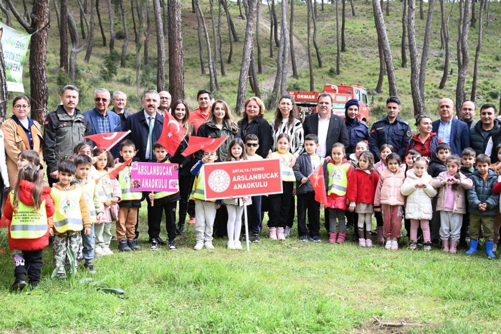 Kemer’de fidan dikim etkinliği