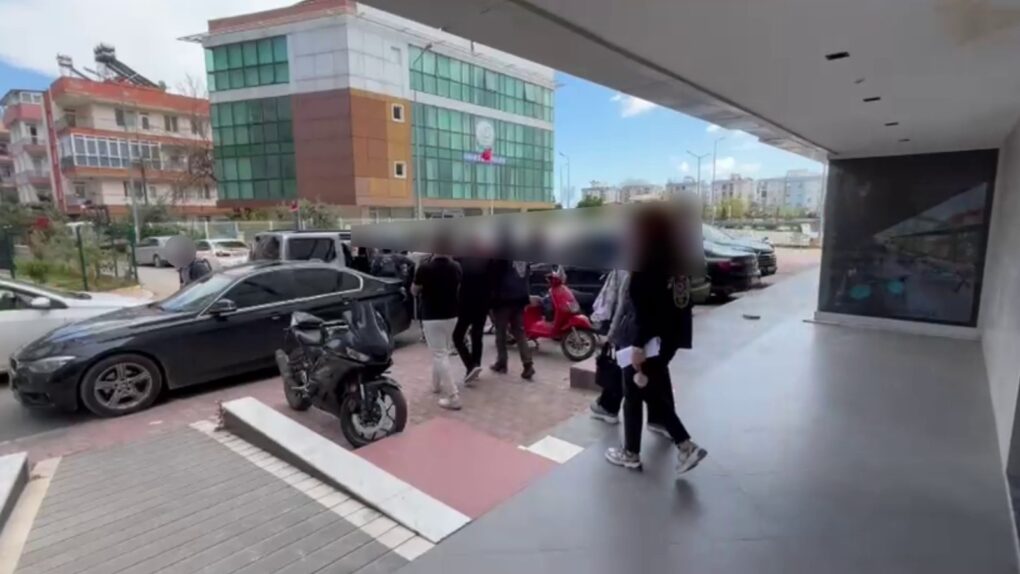 Yatırım Danışmanlığı Vaadiye Dolandırcılık Yapan 16 Şahıs YAKALANDI