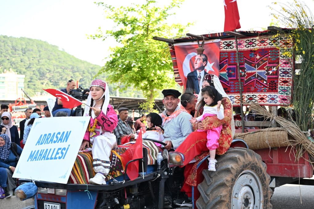 27.Geleneksel Kumluca Tarım ve Seracılık Festivali Yörük Göçü ile Başladı