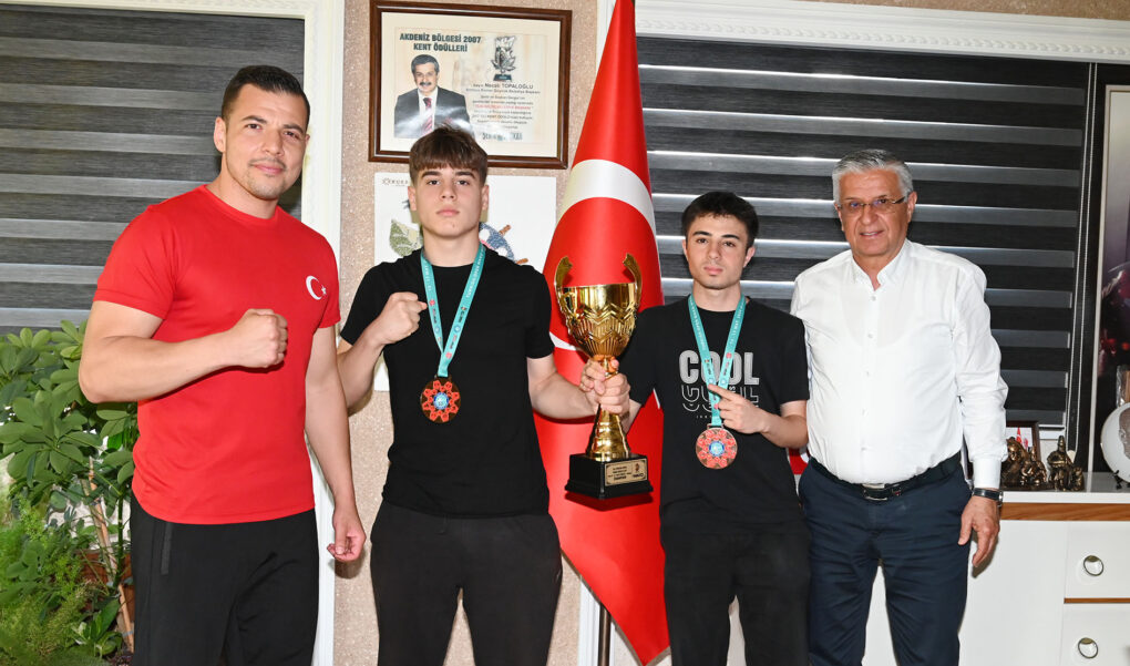 Başarılarını Başkan Topaloğlu ile paylaştılar 