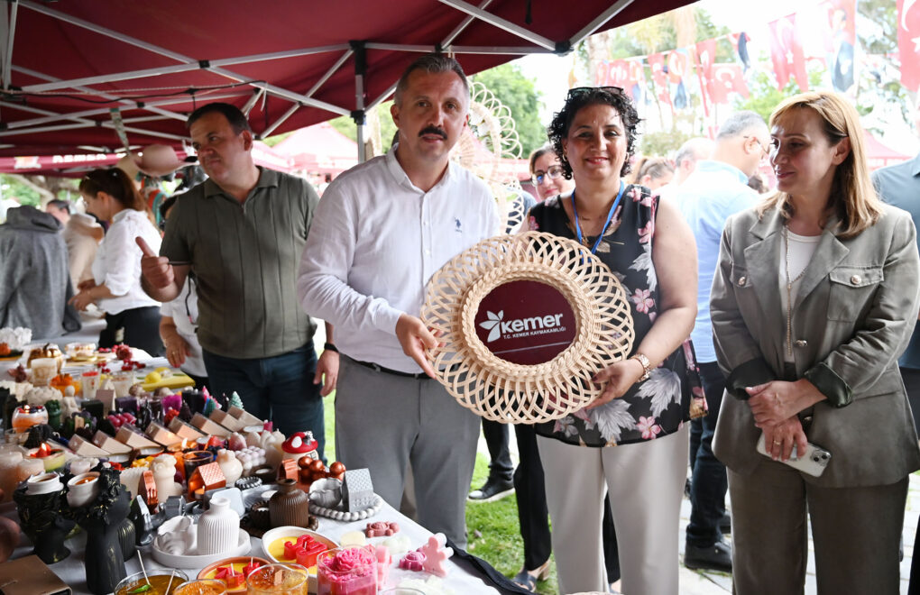 Kemer’de Halk Eğitim Merkezi Yıl Sonu Sergisi 