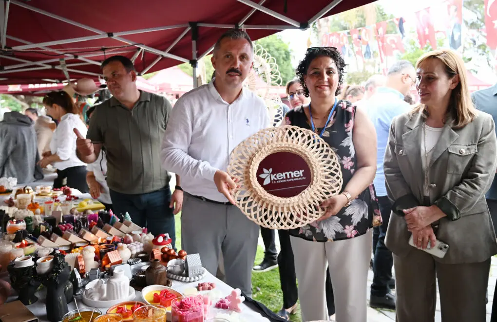 Kemer’de Halk Eğitim Merkezi Yıl Sonu Sergisi 