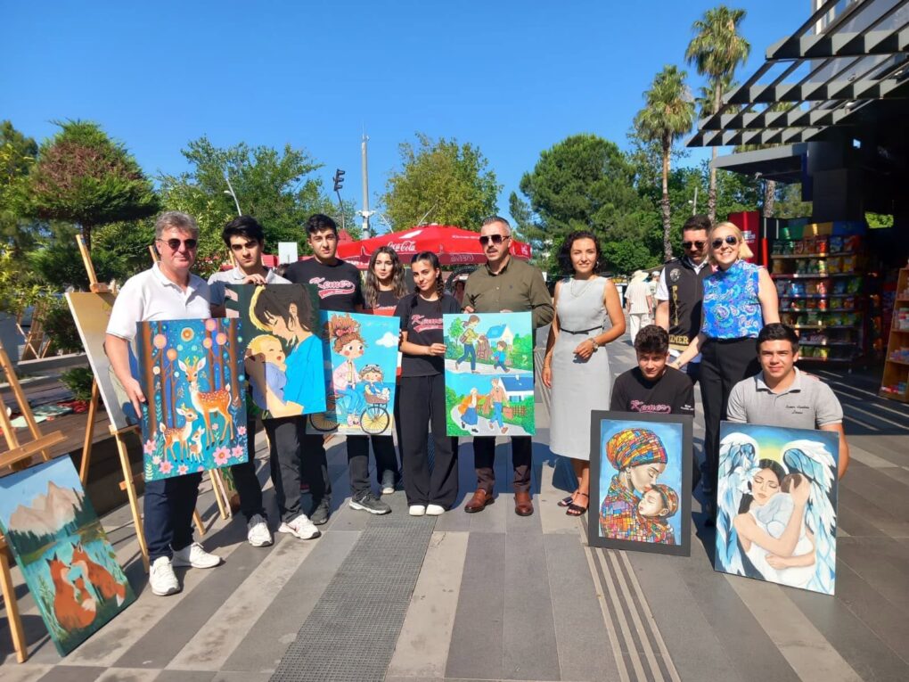 Kemer’de Sanat Sokağa Taştı