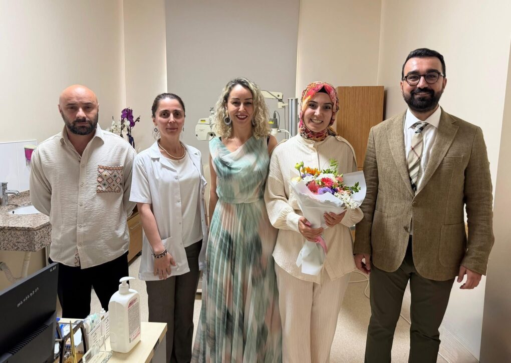 Kemer Devlet Hastanesi’nde Yeni Göz Doktoruna Hoş Geldin Ziyareti