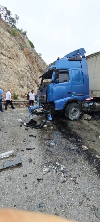 Kemer Yolunda Trafik Kazası