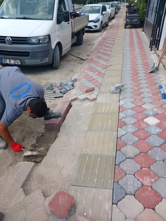 İlçe genelinde çalışmalar aralıksız sürüyor
