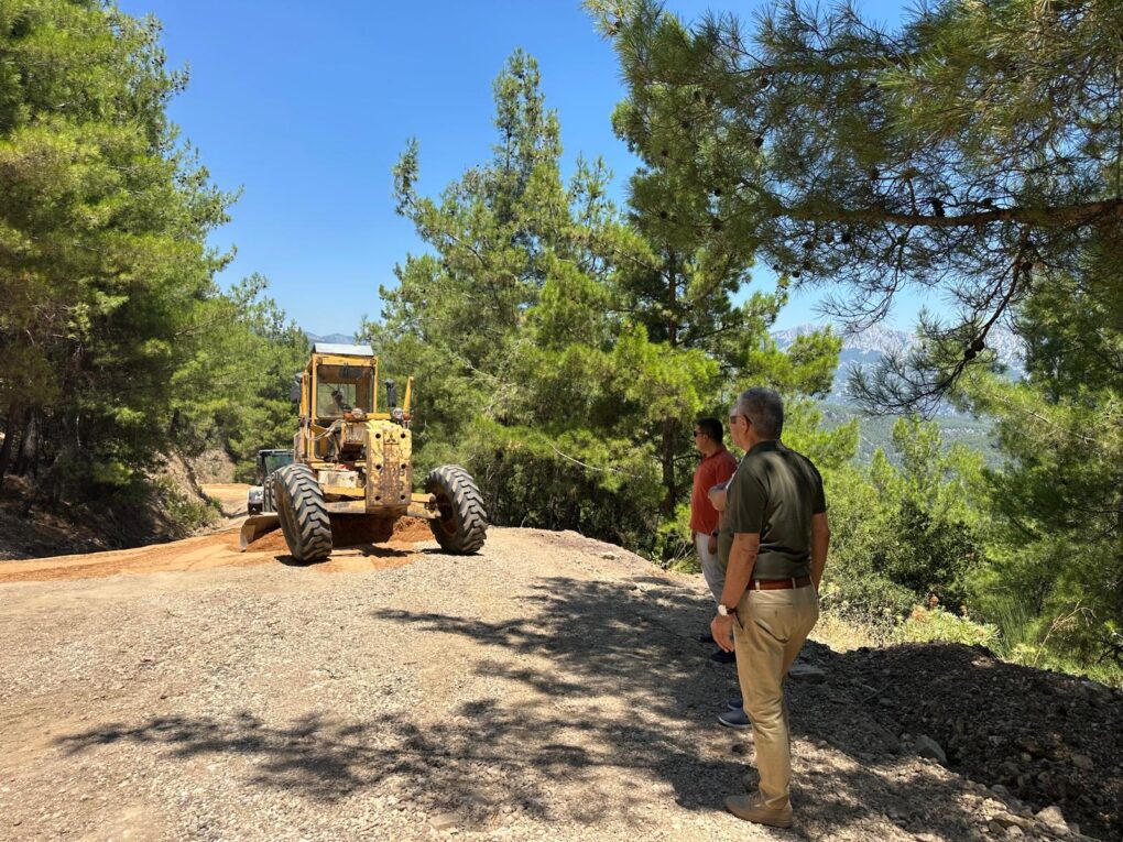 Yayla Kuzdere yolunda çalışmalar devam ediyor 