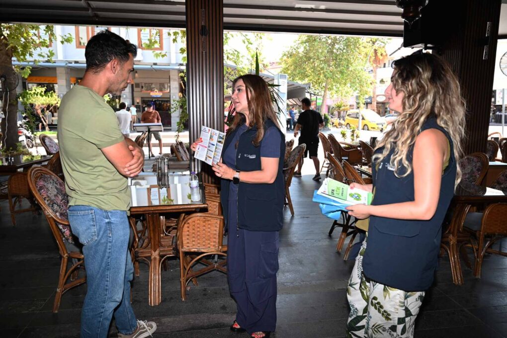 Kemer Belediyesi’nden esnafa sıfır atık bilgilendirmesi
