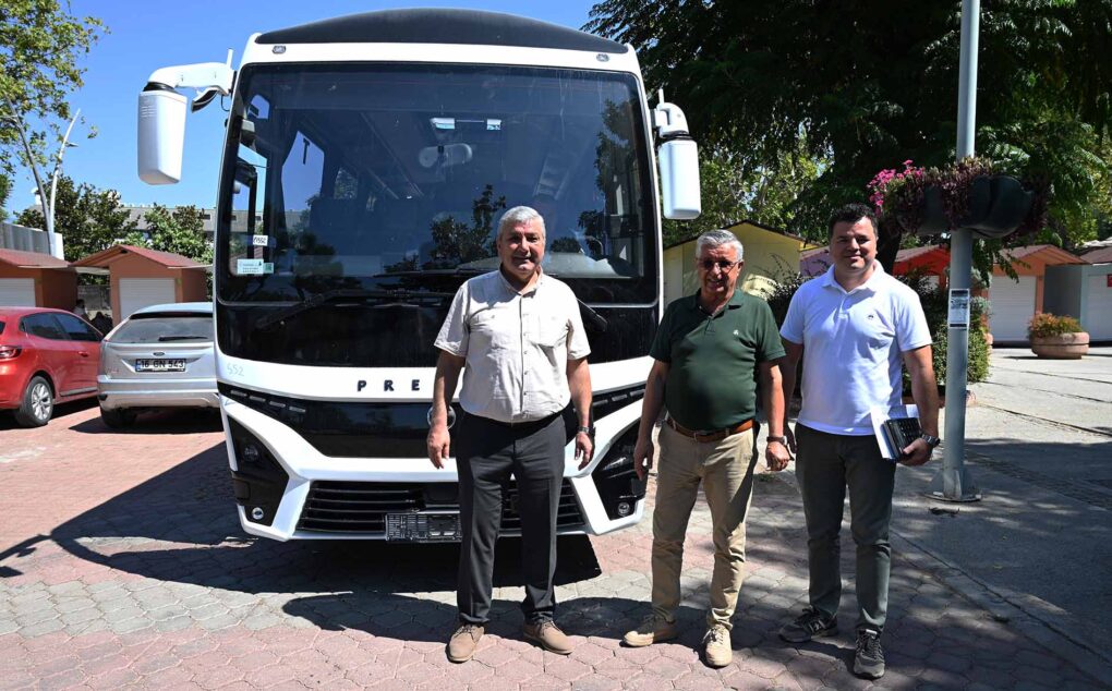 Sporcular artık müsabakalara yeni otobüsle gidecek