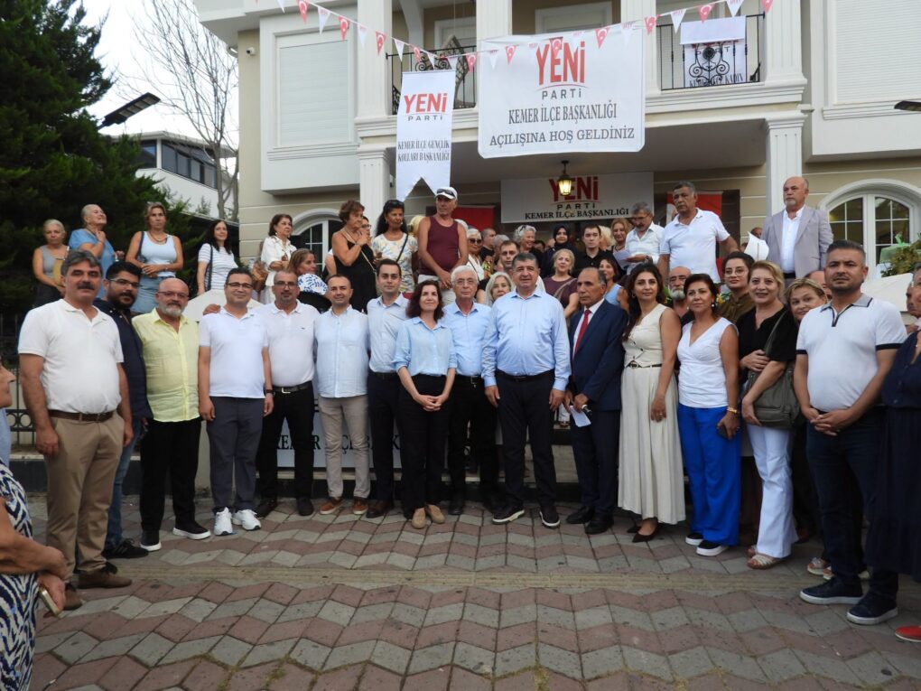 YENİ PARTİ KEMER’DE YENİ DÖNEMİ YENİ BİNASINDA BAŞLATTI