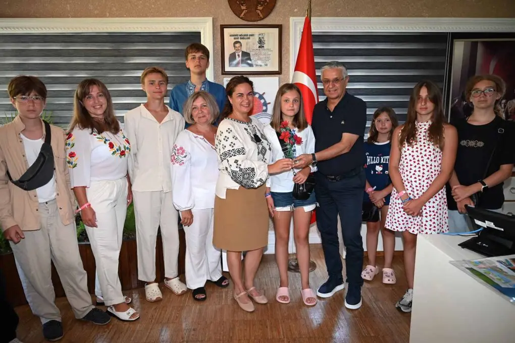 Ukraynalı çocuklardan Başkan Topaloğlu’na teşekkür