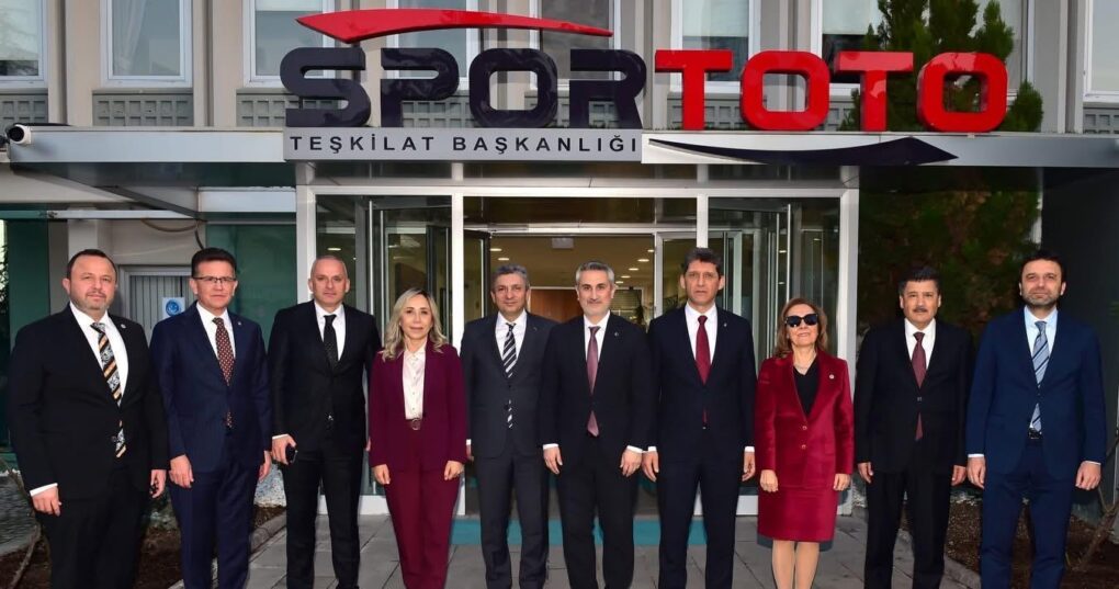 GAZİOĞLU SÖZÜNÜ TUTTU: KEMER’E DEV SPOR YATIRIMI GELİYOR