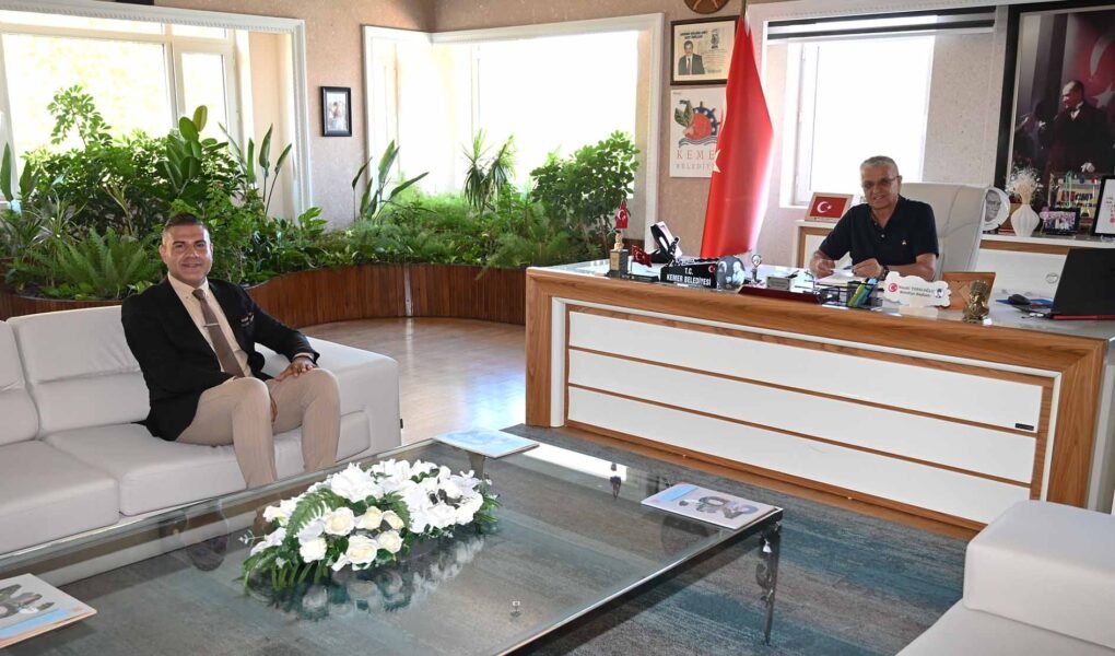 Uğur Okulları Kemer Şube Müdürü Bayram’dan Başkan Topaloğlu’na ziyaret