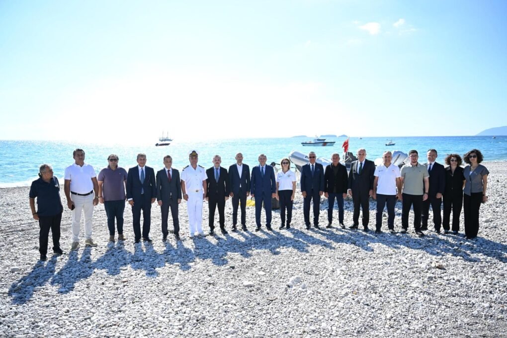 TEKİROVA SAHİLİ’NDE DENİZ YAŞAMINI KORUMA ÇALIŞMALARI BAŞLADI