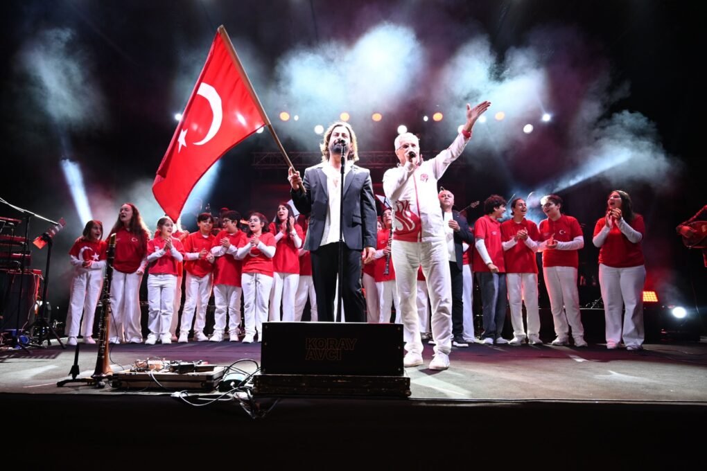Cumhuriyet Bayramı Kemer’de coşkuyla kutlandı