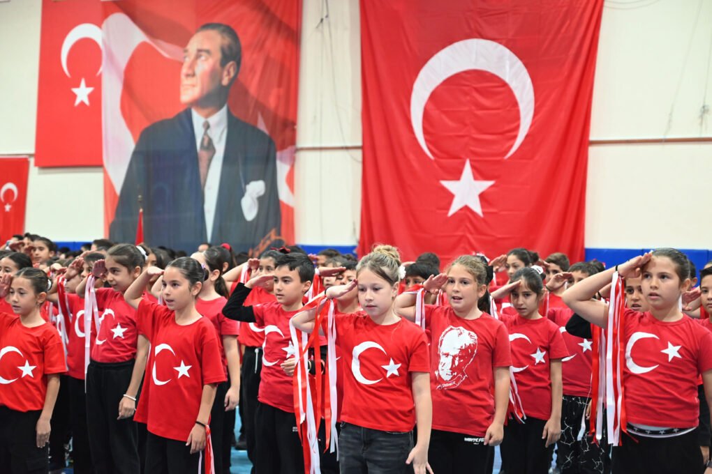 Kemer’de Cumhuriyet Bayramı coşkusu